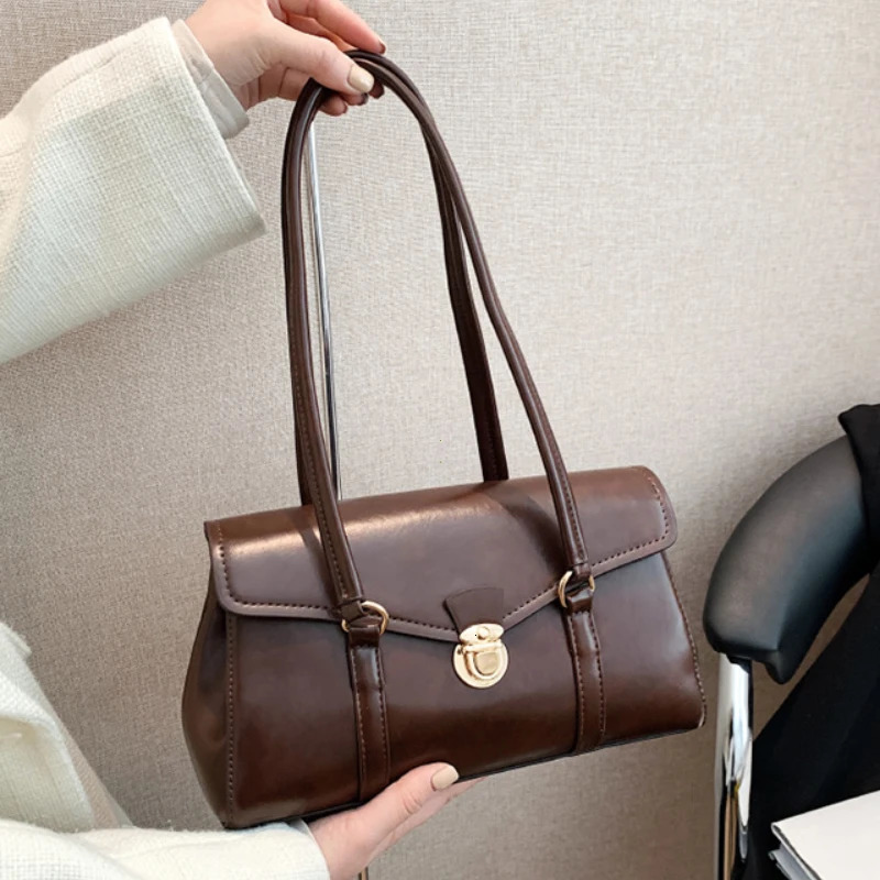 England Style Retro Shoulder Bags HighGrade Sense Underarm Tote Bag Vintage Red Ladies Bag PU Leather Handbag Purse 251023