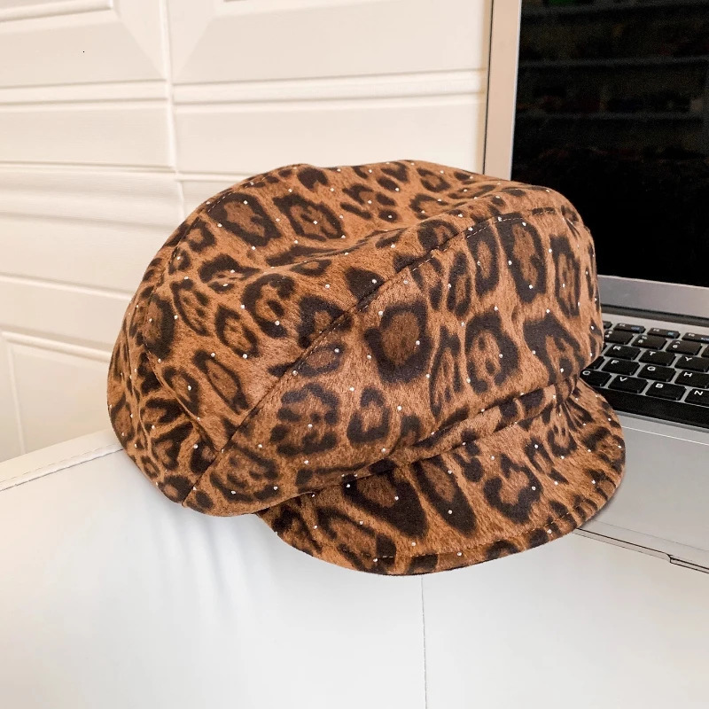 American Retro Leopard Print Rhinestone Personalized Berets Womens Spring and Autumn Trend Y2k Shortbrimmed sboy Caps 251023