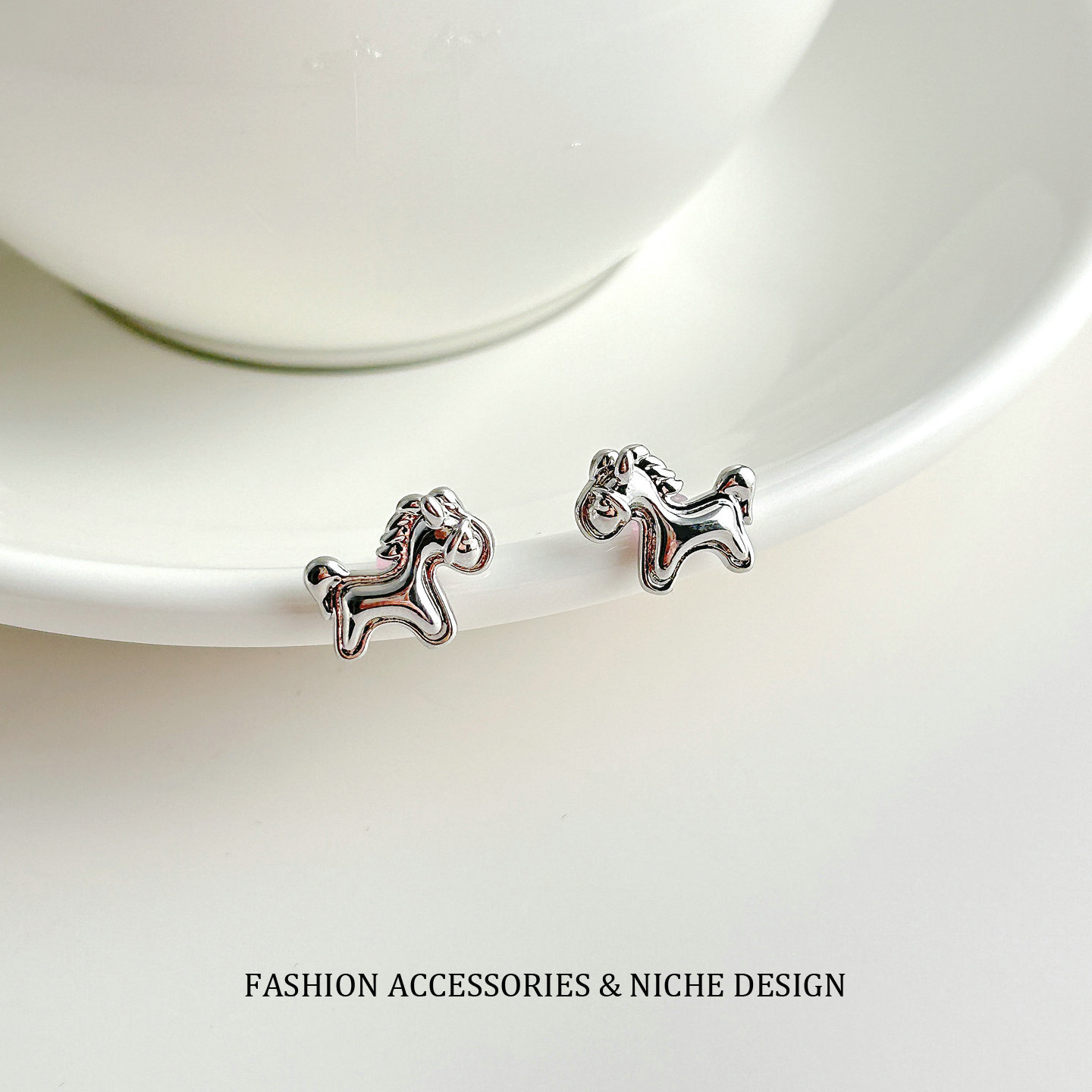Designer earrings Luxury earrings Zircon 999 silver pony cute unicorn animal shaped earrings niche high-end fashion earrings gold earrings free shippi