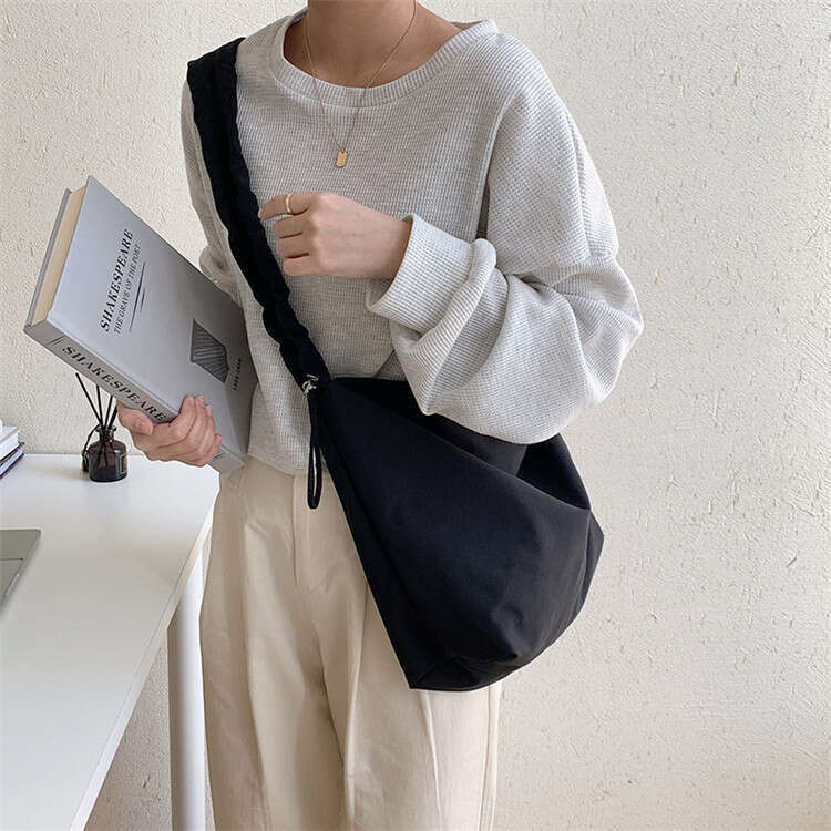 Spring Summer New Dumpling Women's Simple Shoulder Crossbody Large Capacity Casual Pleated Nylon Tote Bag Women B5