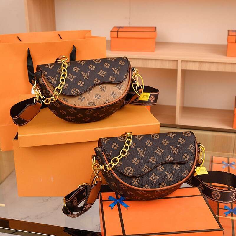 2025 New Trendy Versatile Half-Moon Casual Niche Women's Light Luxury High-Quality Texture Saddle Bag for Women