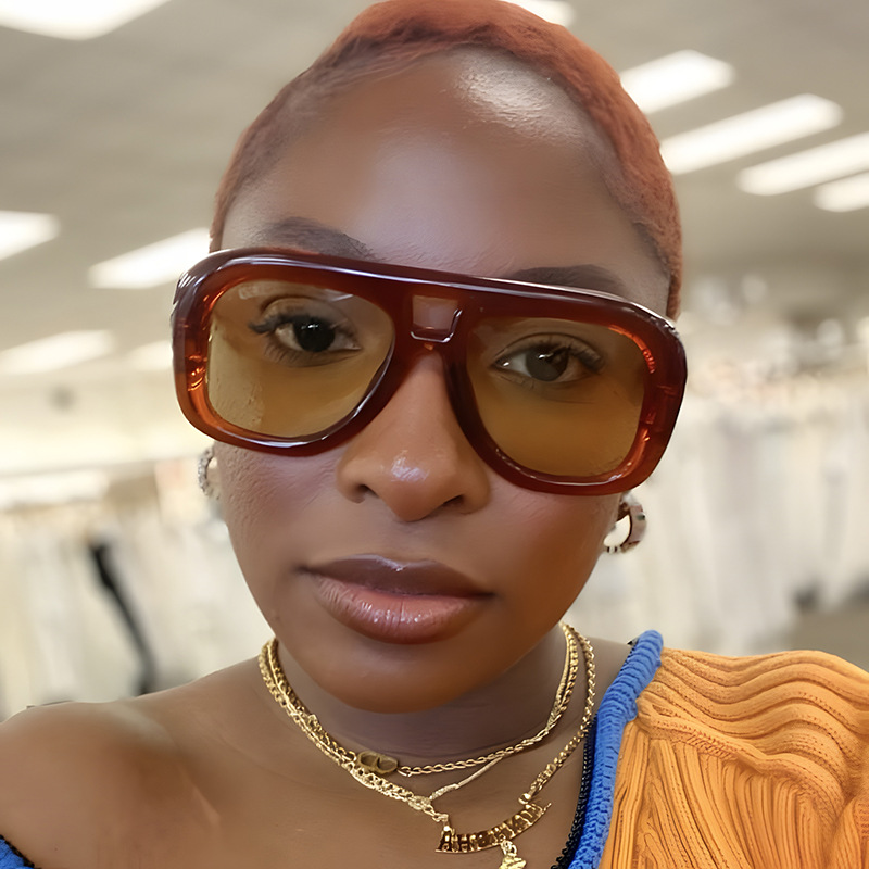 Women Over sized Minimalist Sunglasses 2025 Retro Chic Large Frame European Fashion Sunglasses for Women