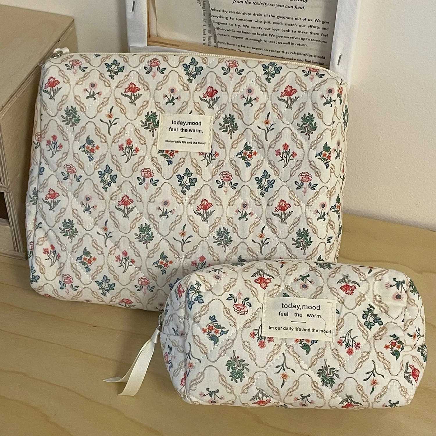 Retro Large Capacity Womens Floral Storage Bag Portable Ladies Travel Cosmetic Bags Female Flower Makeup Cases Clutch PurseT251024