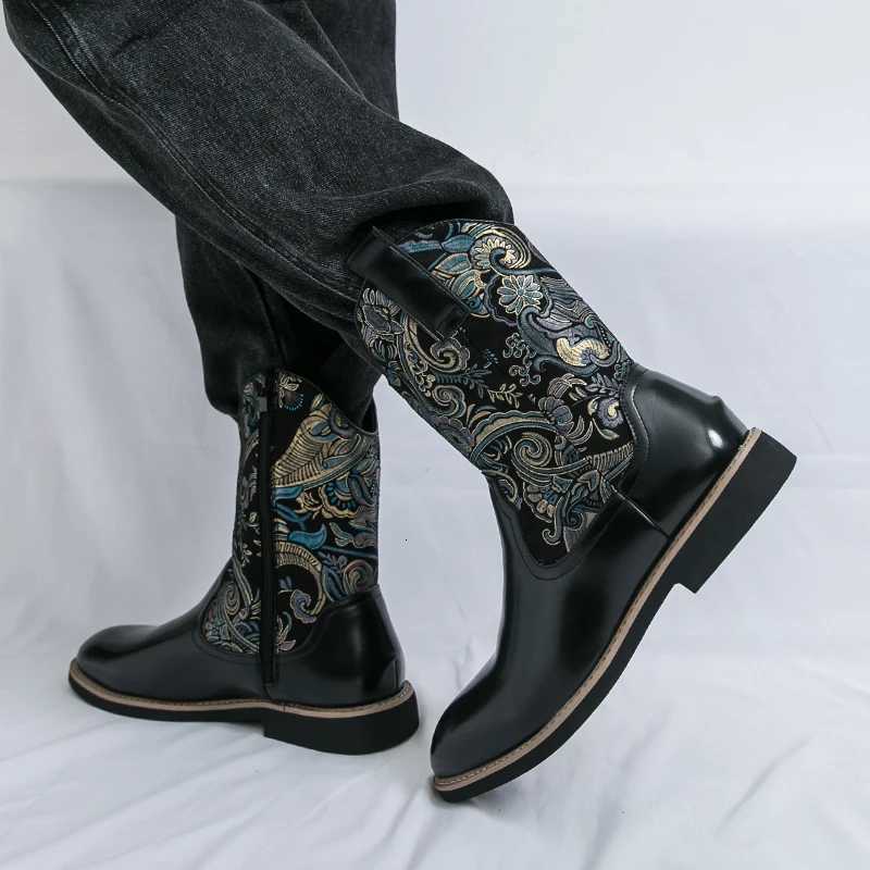 New Retro Embroidered Fashionable Leather Walking Boot For Autumn Winter Comfortable AntiSlip And WearResistant HighTop Boots W251024