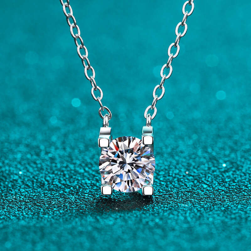 DHCollections-- S Pure Sier Necklace Plated with PT950 Moissanite Bull Head Style Rose Gold Clavicle Chain Any Appraisal