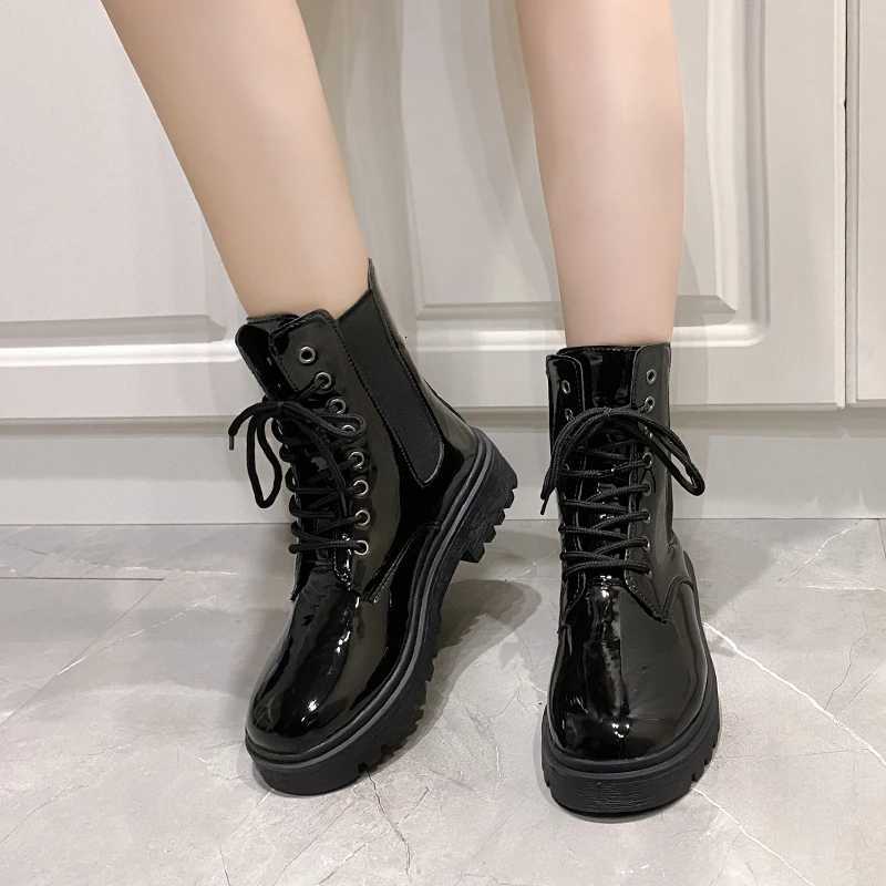 Women 2024 Autumn New Tooling Boots Lady Anti Slip Waterproof Lace Up Short Boots Students Casual Thick Heel Knight Boots W251024