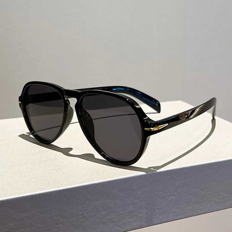 Luxury Brand Designer Pilot Sunglasses Women For Men 2024 Trending Sun Glasses Fashion Vintage Big Frame Punk Rivet Shades UV400T251024