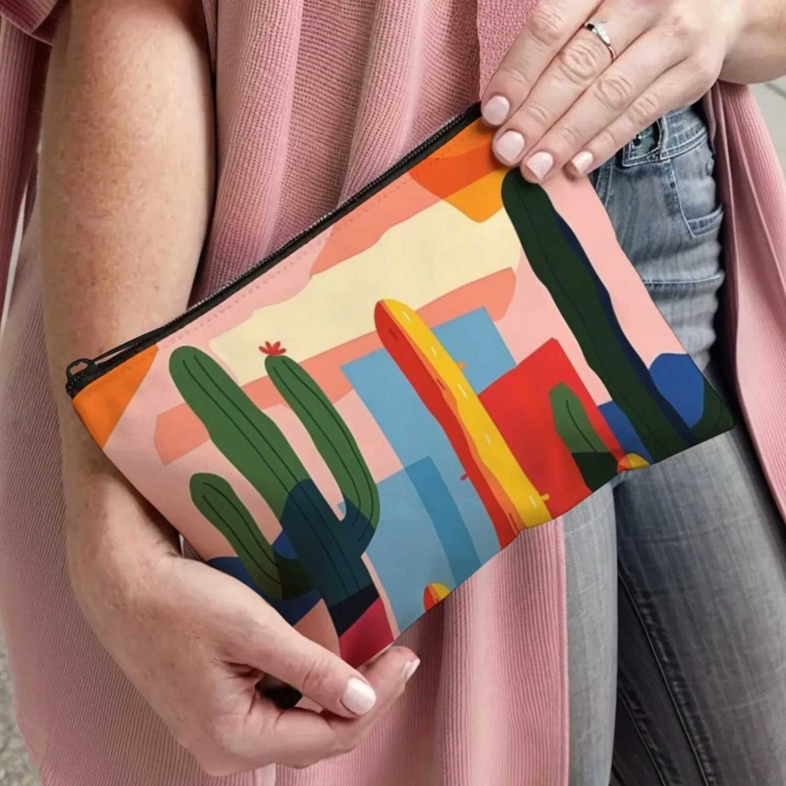Colorful Cactus Multifunction Cosmetic Pouch Vibrant Desert Style Compact Makeup Bag for Daily Travel Use Vacation EssentialsT251024