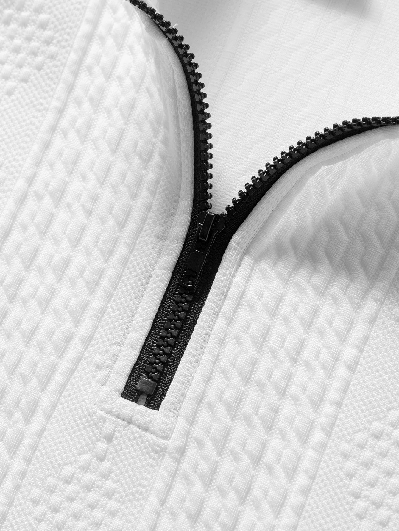 Texture Fabric Jacquard Pattern Mens LongSleeved Polo Shirt Thick Top Zipper Stand Collar Daily Casual Wear Business Casual Wear 251020