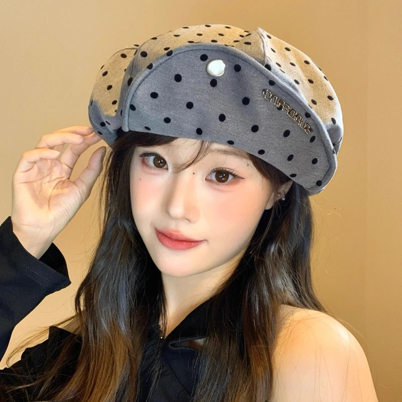 Korean Fashion Polka Dot Printing Cloud Berets for Women Spring Autumn Travel Versatile Show Face Small Sweet Retro Painter Hat 251023