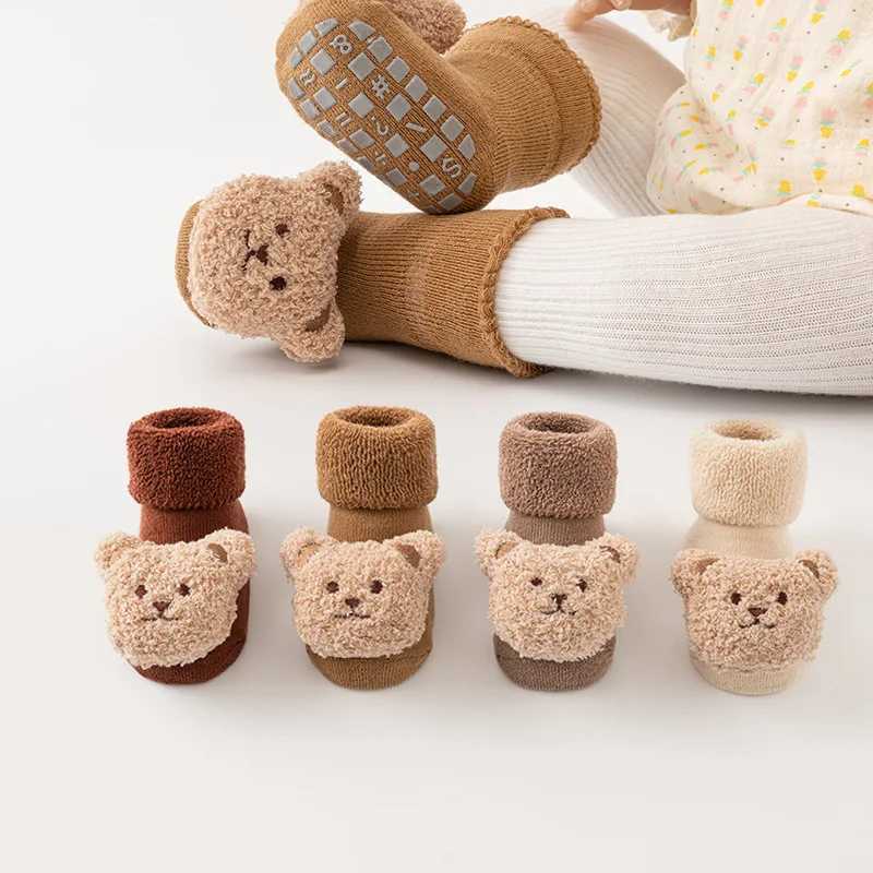 1 pairs of winter newborn nonslip floor socks Cute bear pattern childrens toddler socks Cozy plush indoor nonslip socks J251024