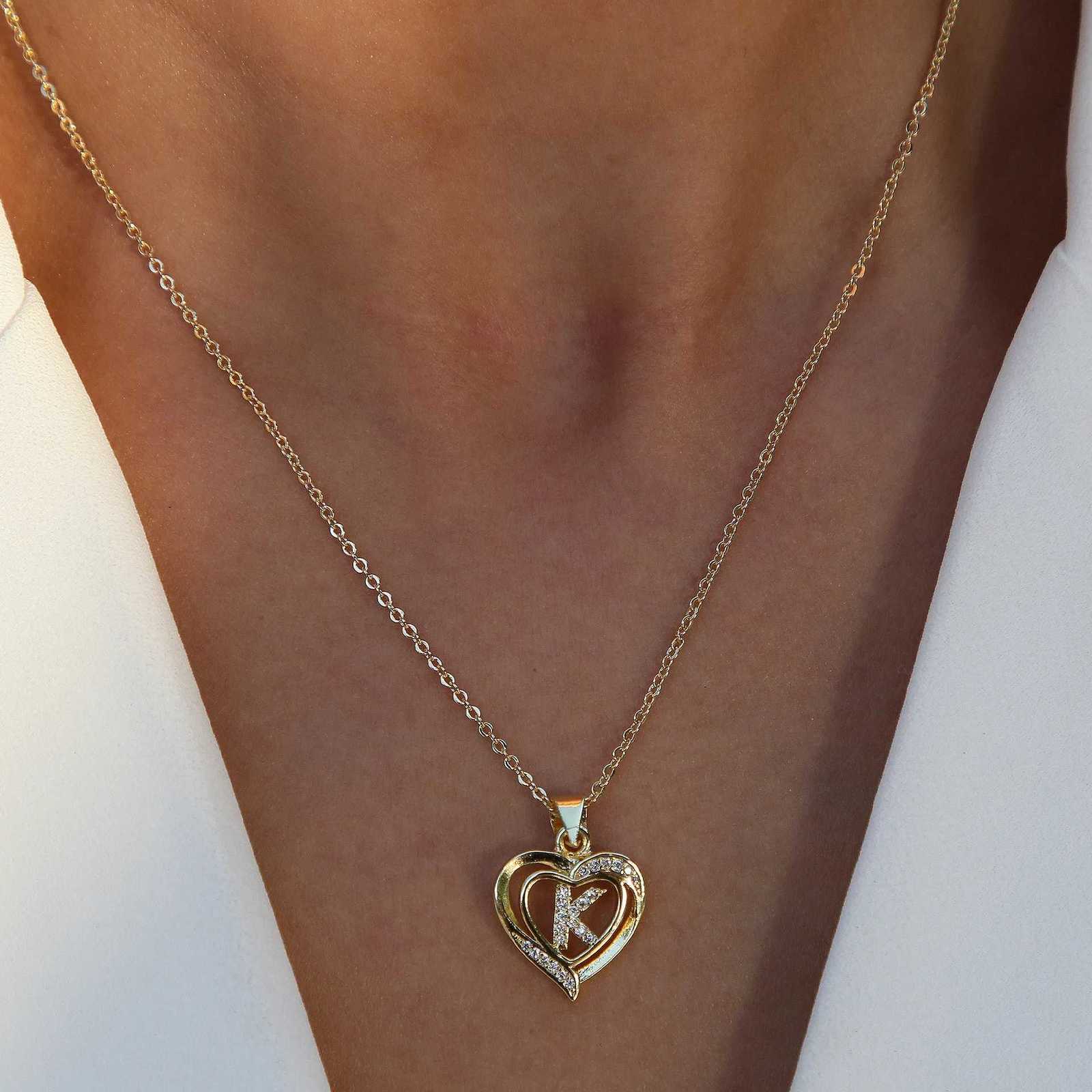AZ English Letter Initial Necklace 18K Gold Plated Necklace Micro Setting Zircon Heart Necklace for WomenXJ251024