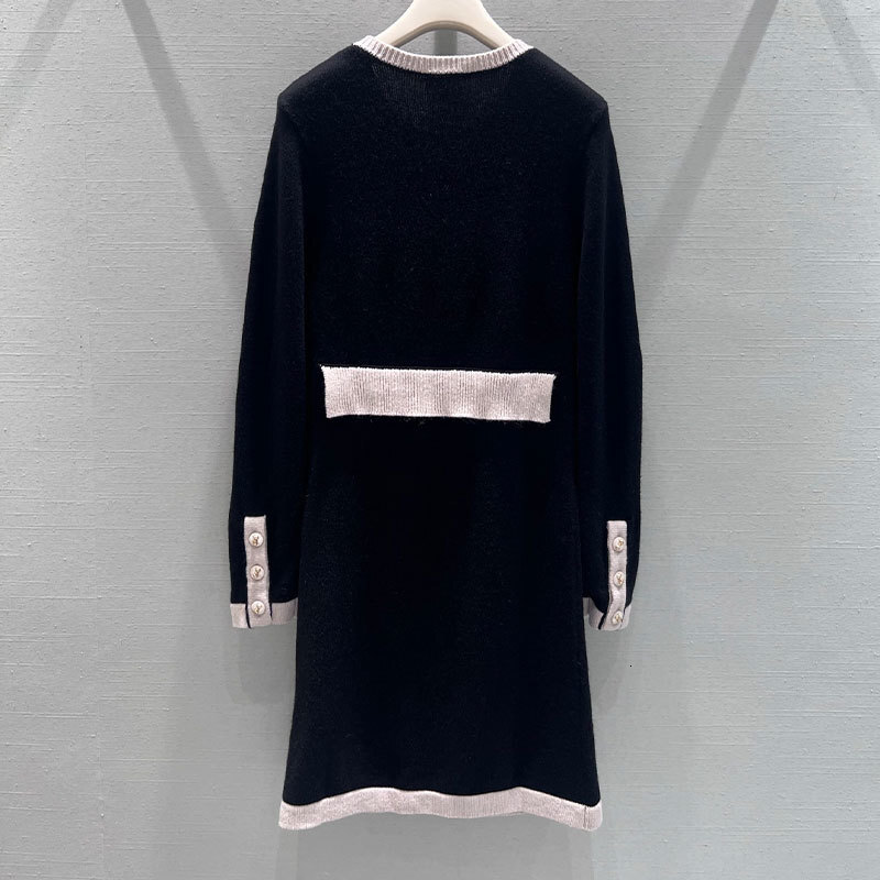 Designer Luxury Women's Contrast Color Knitted Dress Round Neck Multiple Pockets Mini A-Line Bodycon Long Sleeve Metal Buttons Versatile Y2K Clot
