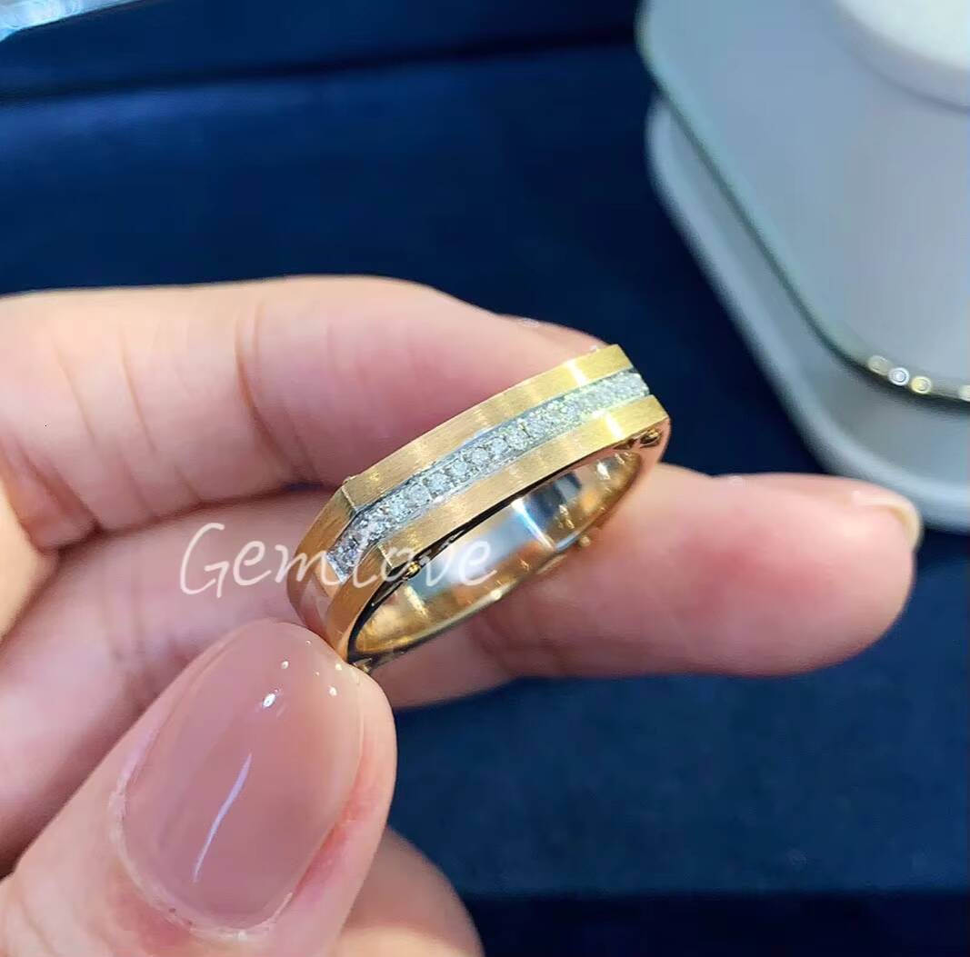 Trendy mens 18K gold ring set with IGIcertified labgrown diamonds round cut suitable for everyday luxury wear