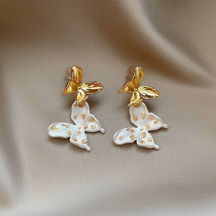 Elegant Butterfly for Women 2025 New Style Face-Slimming Studs Unique Niche Temperament Versatile Earrings