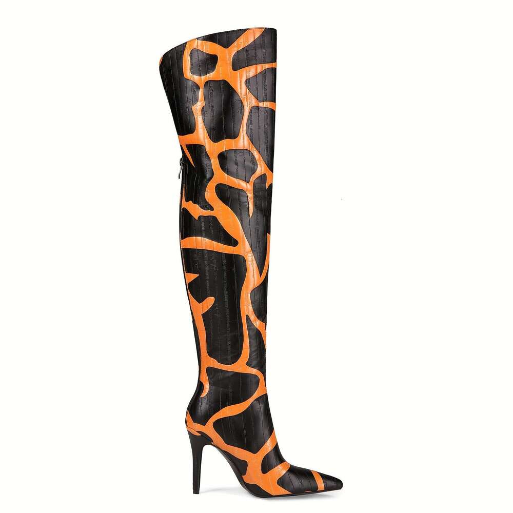 Winter Giraffe Patterned High-Heeled Women's Knee High Shoes