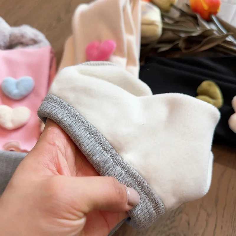 2025 Girls Fleece Lined Pants Winter Warm Korean Style Fashion Heart Tights for Baby Toddler Leggings TrousersT251024