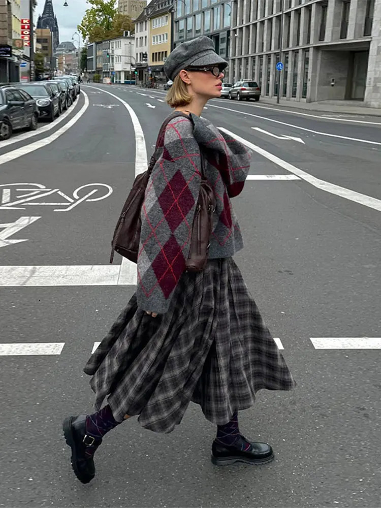 GrayBrown Plaid ALine Midi Skirt High Waist Pleated Autumn Fashion Retro Women Bottoms Preppy Causal Elegant Lady 251017