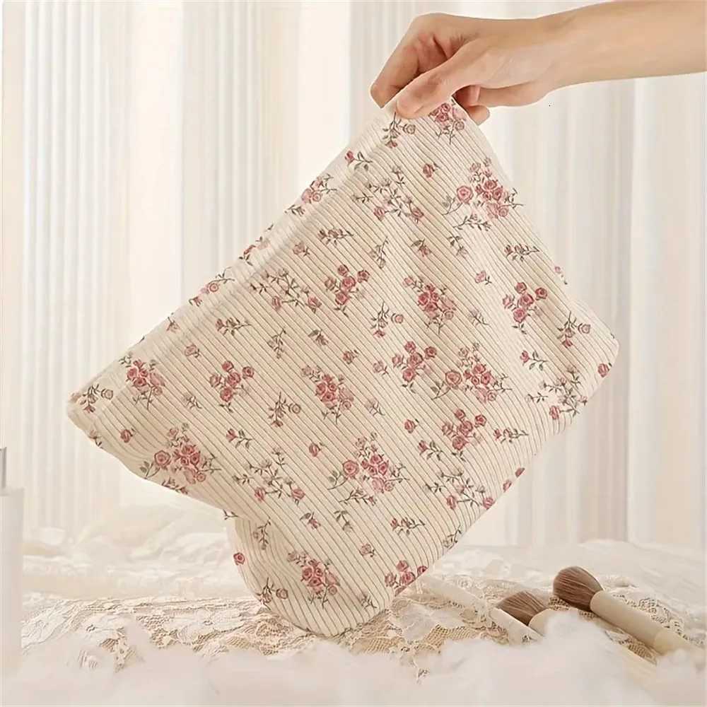 Pink floral Cosmetic Bag Corduroy Zipper Makeup Organizer Lightweight Portable Cosmetic Storage Bag for Women Travel HandbagT251024