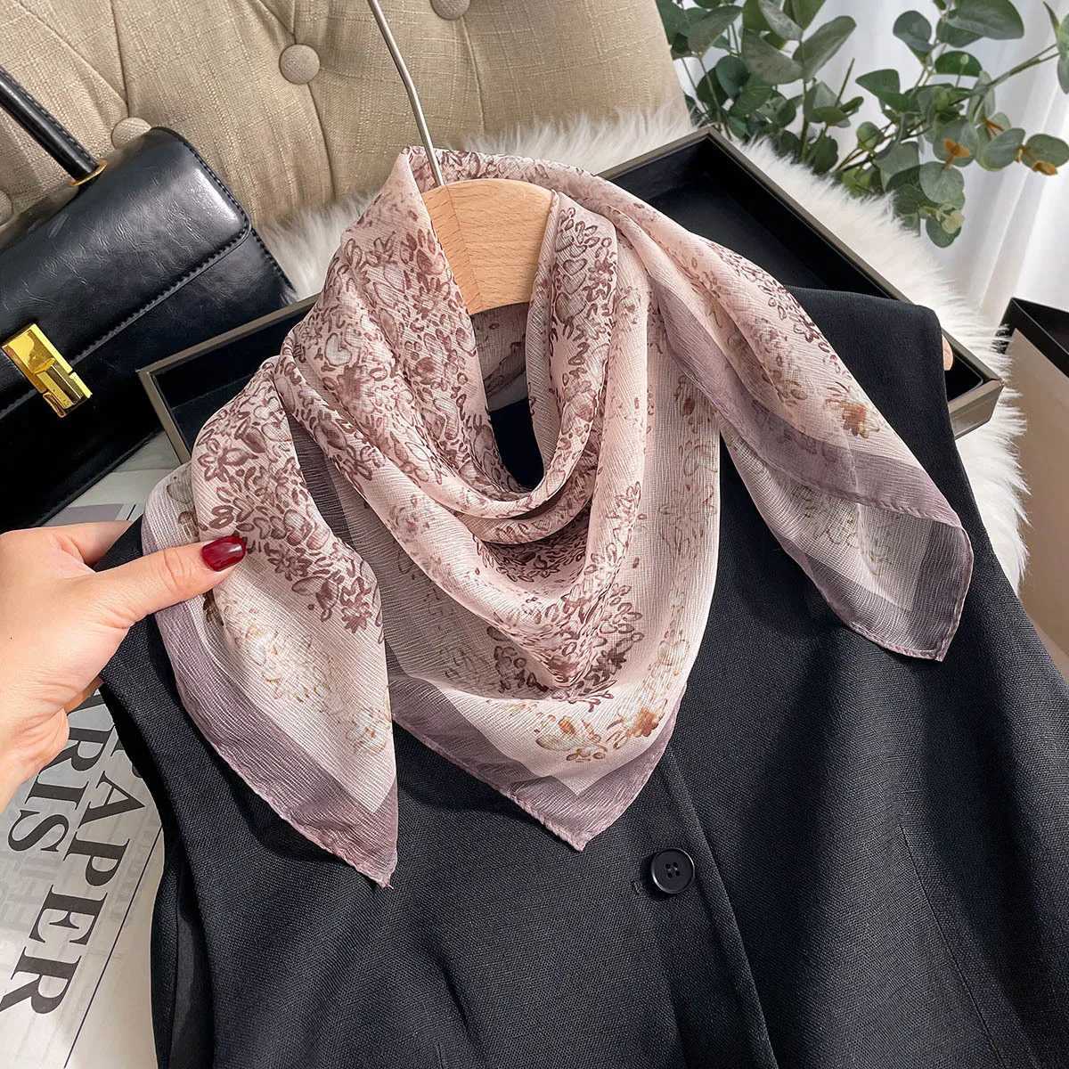 1pc ral Print Bandana Neckerchief Temperament Square Scarf Wen SpringSummer Soft Satin Scarf Hijab For Travel Beach Y251024