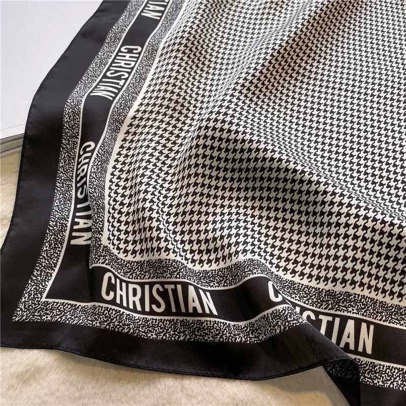 Print 70cm Silk Satin kerchief Wen Luxury Design Neck Tie Scarf Fem Hair Hand Wrist Foard Shl Hijab Bandana Y251024