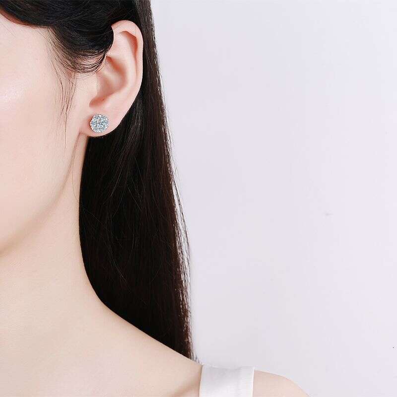 DHCollections-- XDY Pure Sier for Women Snowflake Style 48 160 Points Moissanite Earrings Studs Straight