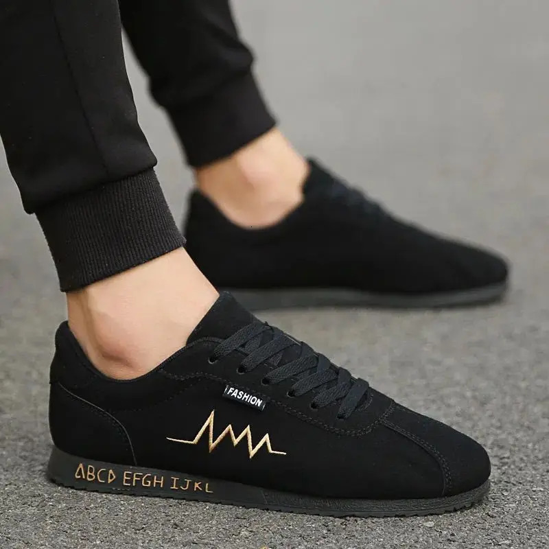 Men Shoes Tenis Masculino Youth Red Black Loafers Summer Breathable Men Casual Shoes Soft Comfortable Fashion Flat Sneakers 251023