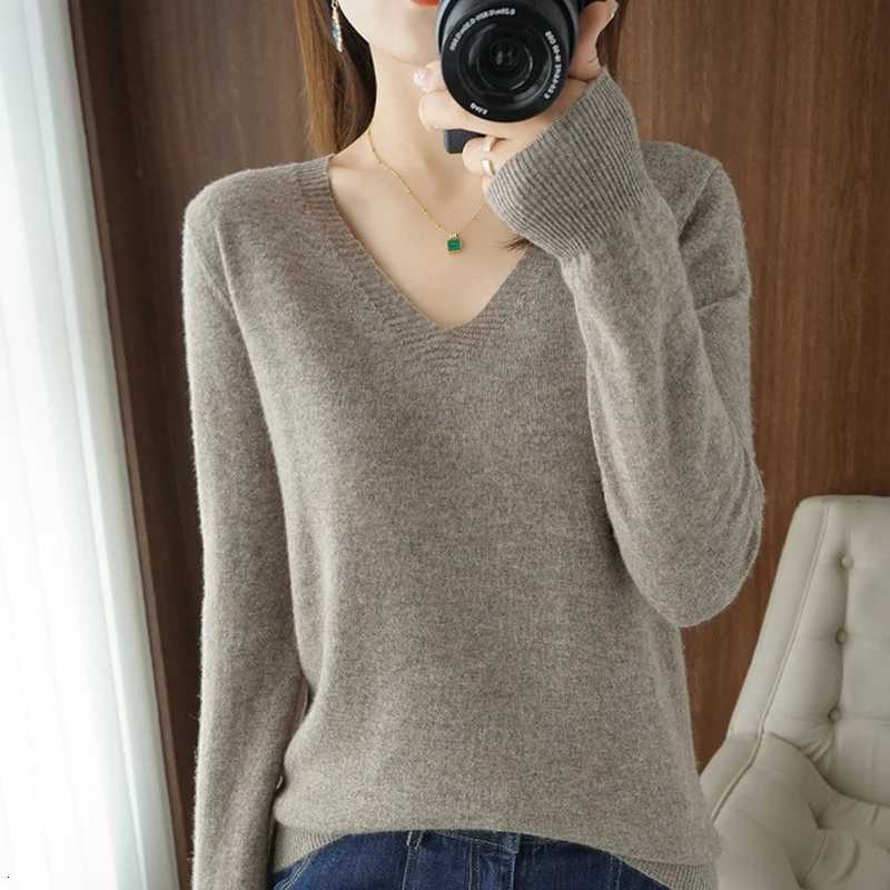 Womens Warm Vneck Pullover Knitted Sweater Korean Fashion Longsleeved Loose Thin Inner Top Autumn and Winter NewT251025
