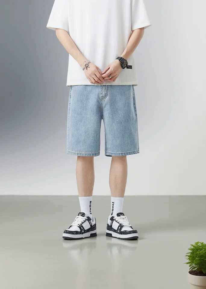 2025 New Korean Retro Men Jeans Summer Loose Men Wide Leg Knee Shorts New Washed Casual Fashion Denim ShortsXJ251025