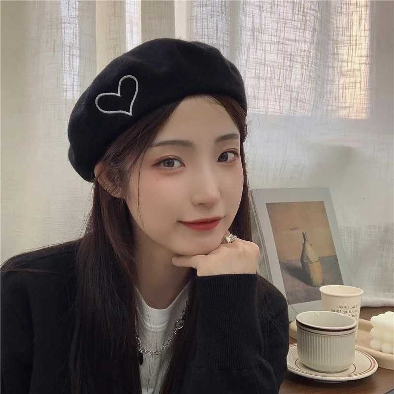 RICYGVM Winter Woolen Beret For Wen Artist Painter Hat Korean Girl Pumpkin Hats Fashion Octagonal C Beanie Bonnet Y251025