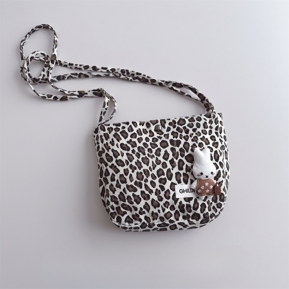 New designer leopard print children's shoulder bag, fashionable lazy style, concave shape for boys and girls, large crossbody bag