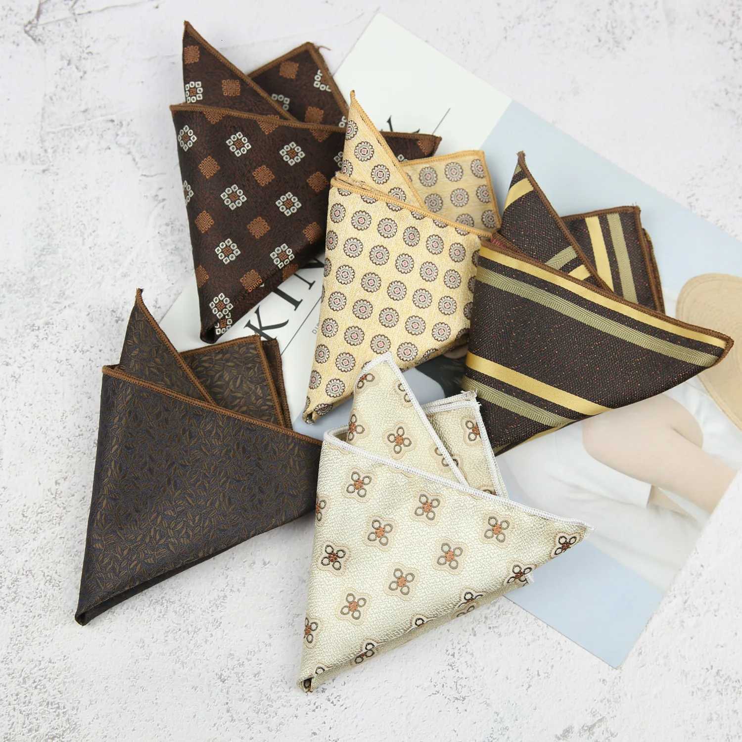 Maillard Mens Suit Pocket Towel Dr Chest Towel Retro Suit Coffee Pattern Small Square Scarf Wedding Fashion cm Y251024