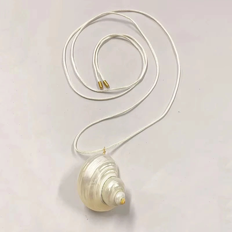 Fashion Baroque Imitation Pearl Clavicle Chain Summer Women Vacation Handmade Natural Conch Necklace Adult Jewelry 251016