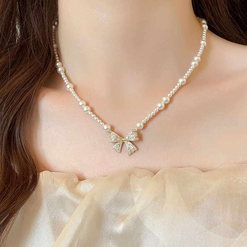 Butterfly Bow Pendant Pearl Necklace for Women 2025 New Light Niche High-end Clavicle Chain Summer Versatile Choker
