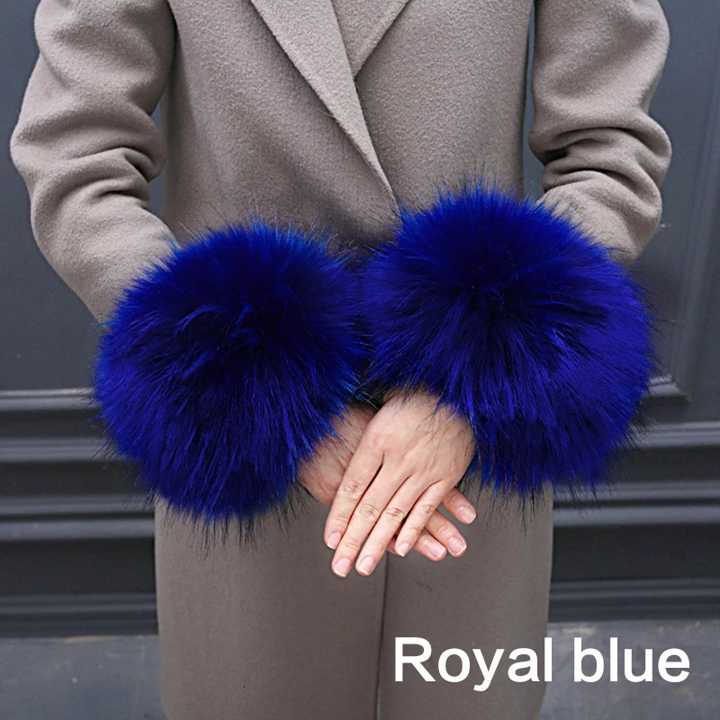 Fashion Faux Fur Cuffs Winter Arm Warmer Plush Warm Wristbands Fake Sleeves Fluffy Bracelet Female Clothing Accessories 251023