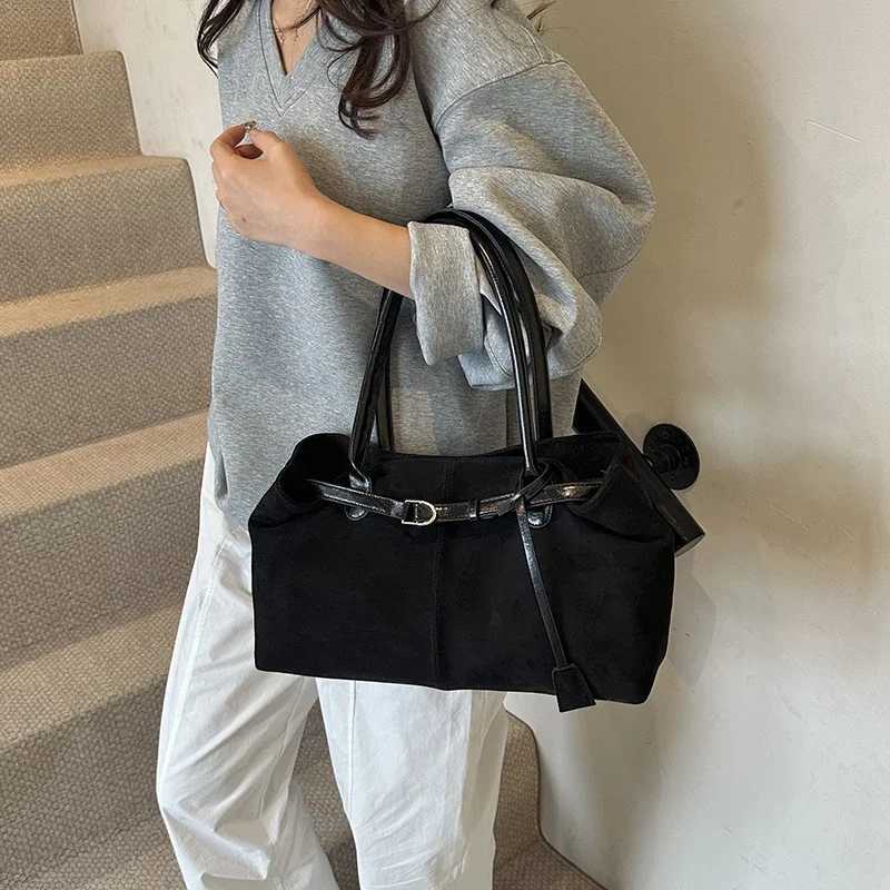 LEFTSIDE Large NUBUCK Underarm Bags Lady Shoulder Bag for Women 2024 Winter New Trend Fashion Trend Y2K Tote Bag Handbags Z251024