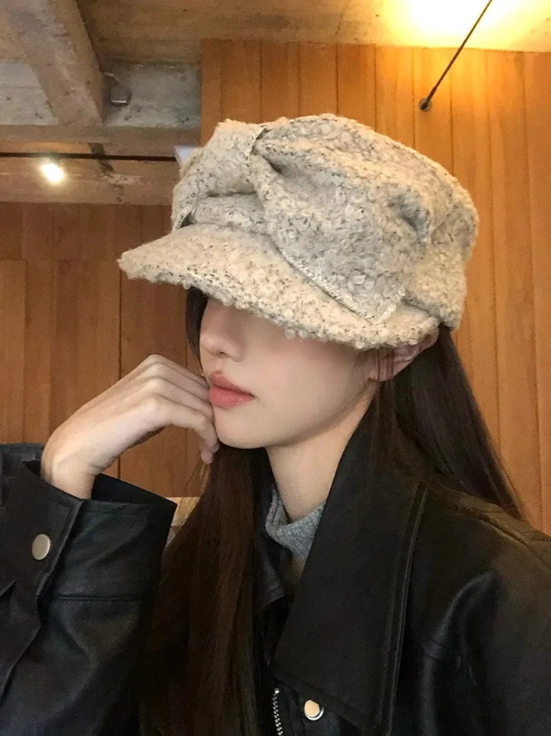 Retro Hat for Women Lamb Fur Bow Tie Flat Top Beret Autumn Winter Face Slimming Wool sboy Caps Casual Sle Youth Fashion 251023