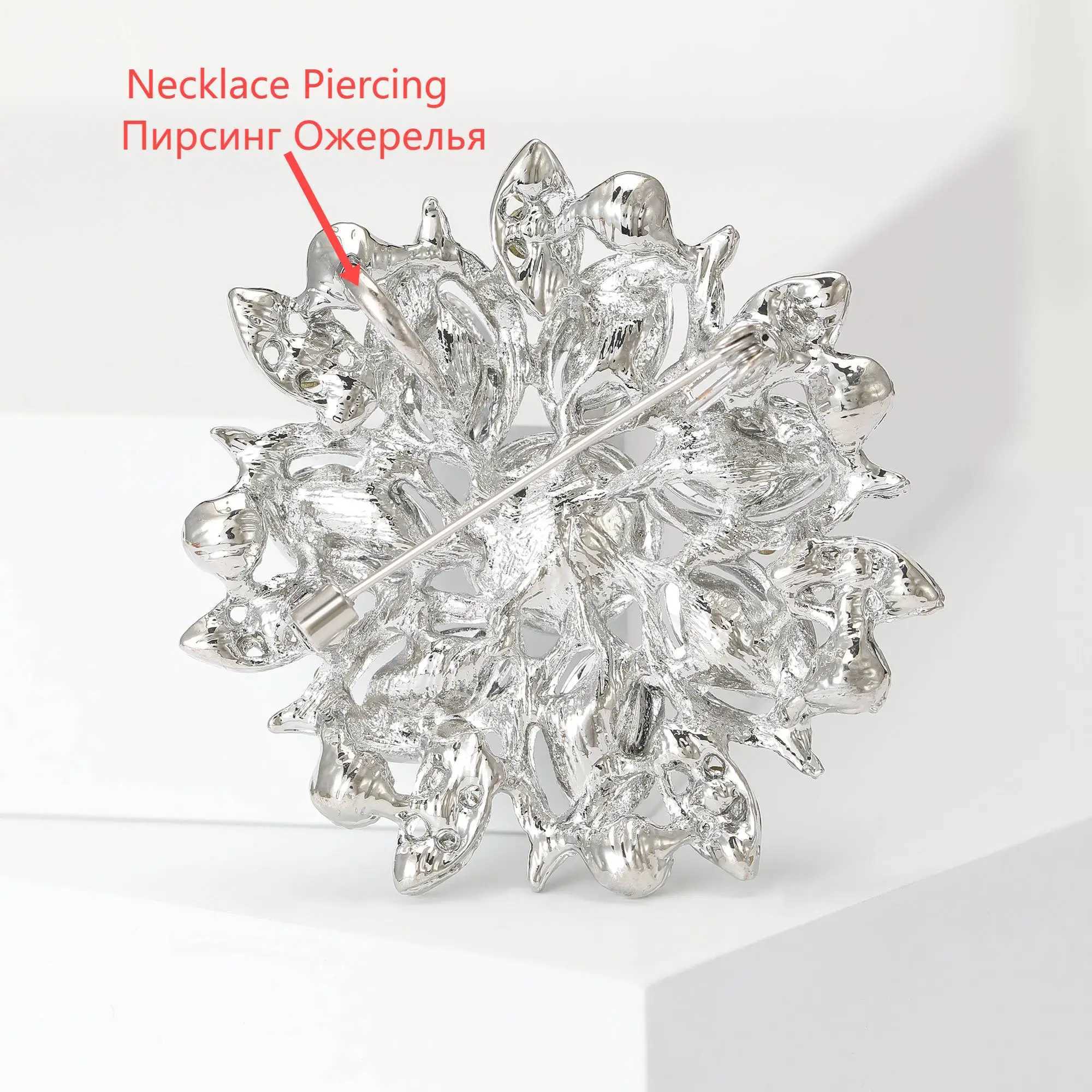 Stylish Rhinestone Flower Brooches for Women Creative Crystal Glass Pins Event Funny Luxury Gifts New Year Friends Decoration J251115