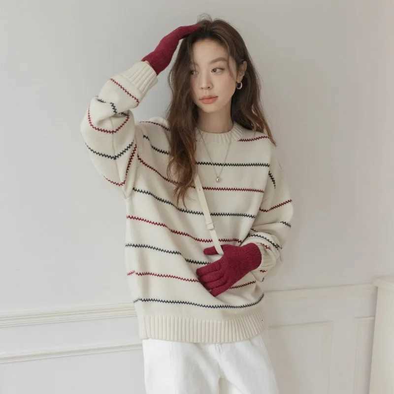 2025 Autumn Korean Striped Oneck Sweater for Women Casual Loose Knitted Top Elegant Long Sleeved Sweater Preppy Style KnitwearT251025