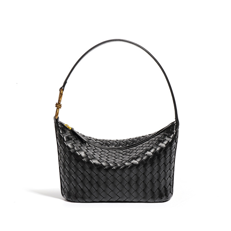 New Handheld Woven Niche High-end Versatile Underarm Dumpling Shoulder Commuting Stylish Handmade Bag