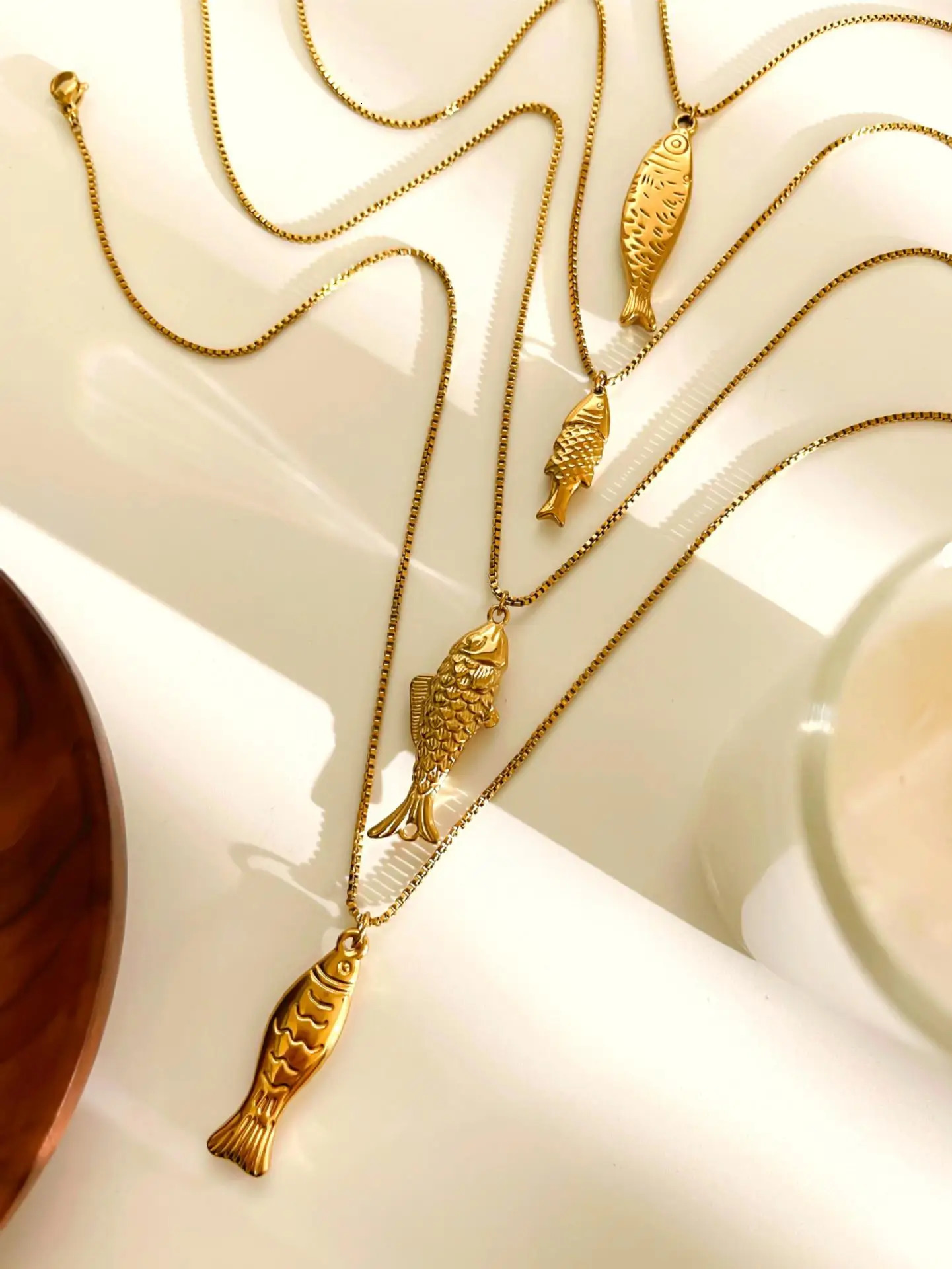 12pcsLot Cute Stainless Steel Gold Plated Small Fish Pendant Necklace for Women Waterproof Beach Party Jewelry Summer Gift 251023