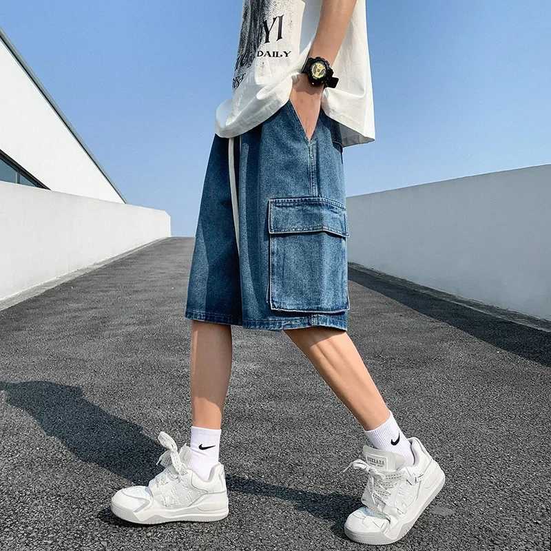 2024 Summer Mens Loose Drawstring Denim Shorts Streetwear Big Pocket High Street Fashion Elastic Waist Casual Short Jeans MaleXJ251025