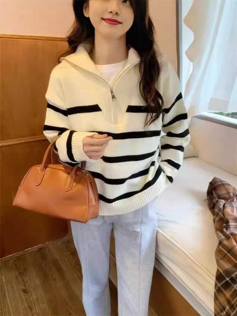 2025 New Hong Kong Style Retro Knitted Ribbed Jacket for Women Autumn and Winter New Loose Zipper Sweater HalfZipT251025
