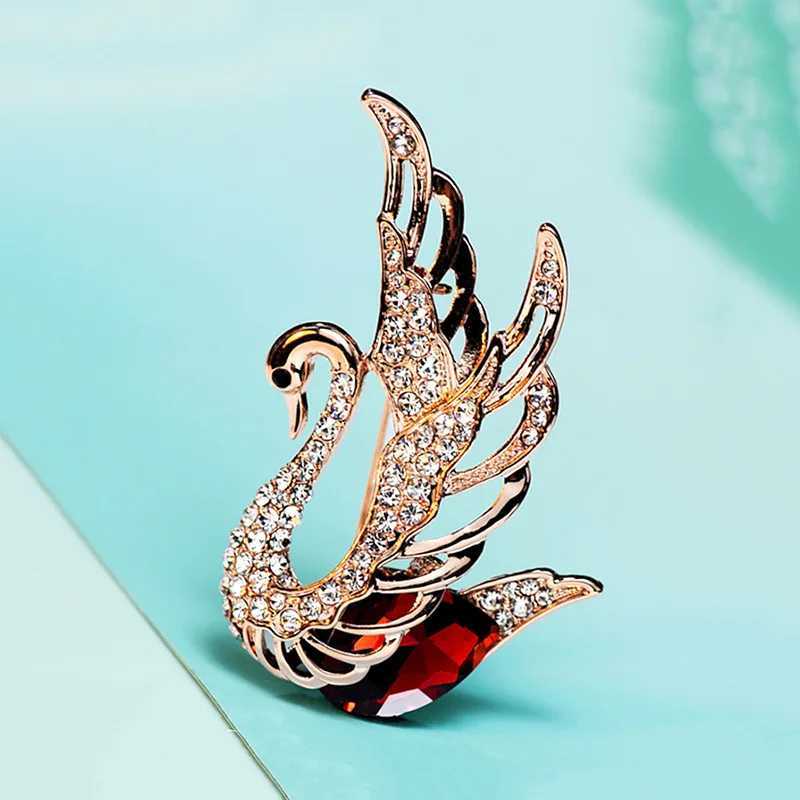 Korean Red Swan Flapping Crystal Brooches For Women Luxury Design Animal Bird Casual Office Party Brooch Pins Jewelry Gifts J251115