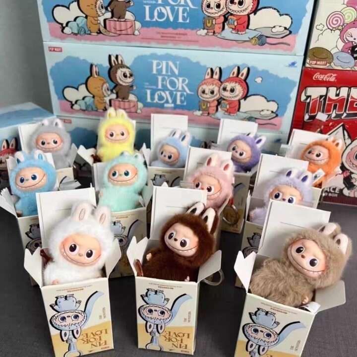 Highquality Labubu 4.0 Pin For Love Series Mini Labubu V4 Vinyl Plush Pendant Blind Box yizhixing