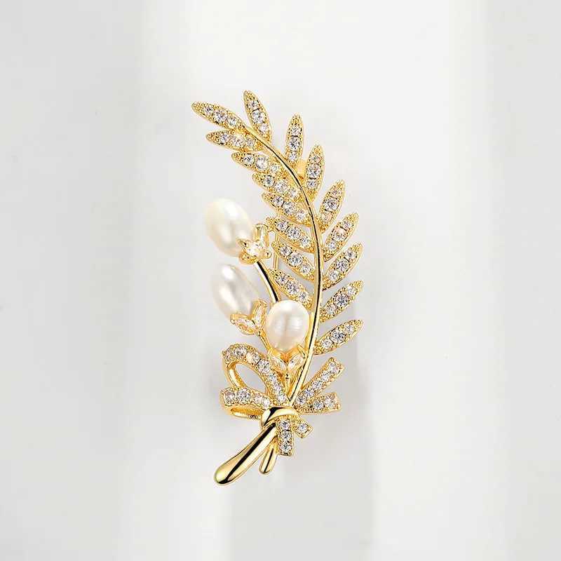 2025 New Luxury Feather Brooches Natural Freshwater Pearl Zircon Pin Womens Suit Accessories Dinner Corsage J251115