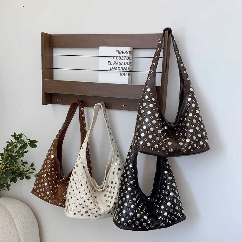 LEFTSIDE Rivets Design PU Leather Bucket Bags for Women 2025 New Punk Style Trend Female Shoulder Bag Handbags and Purses Z251024