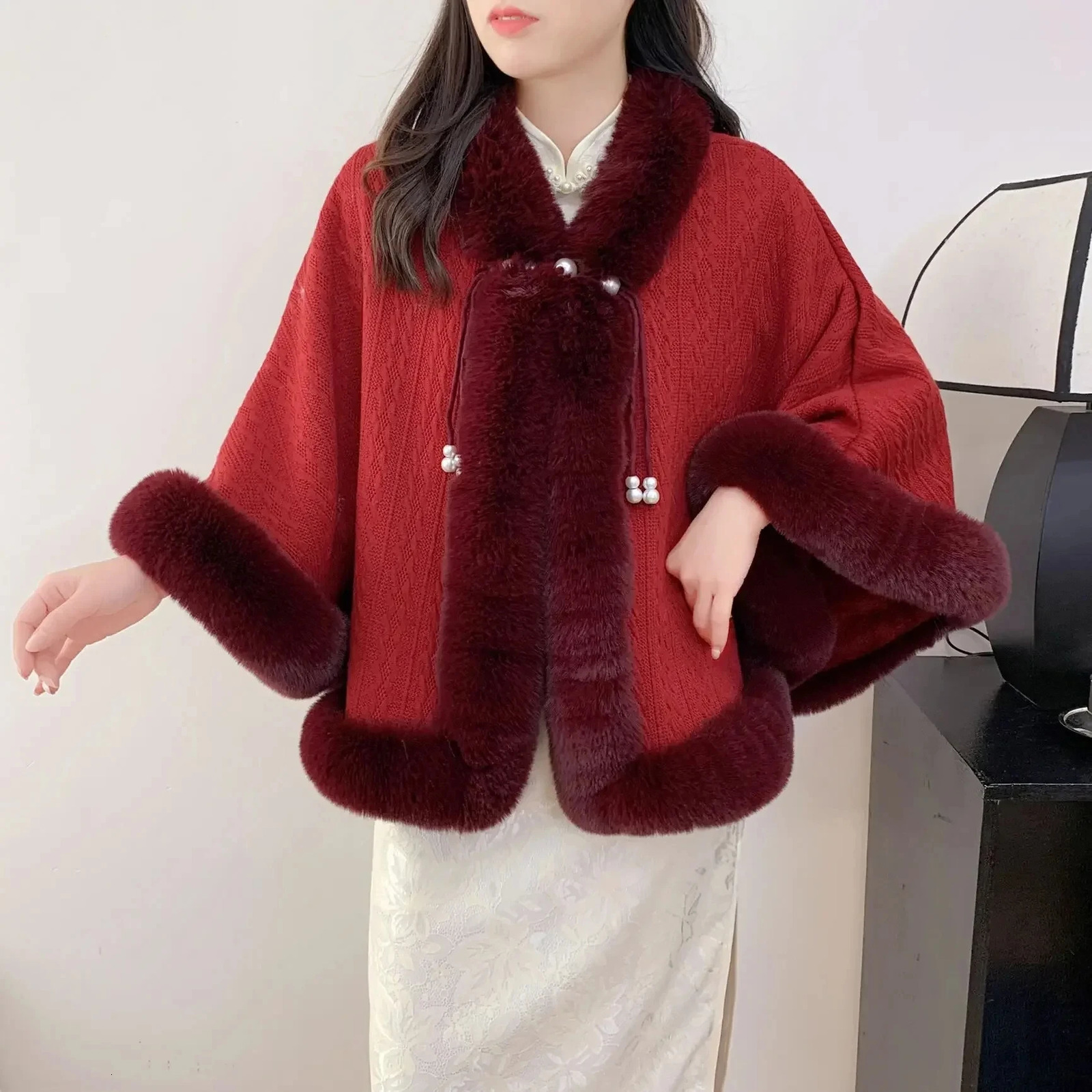 Poncho Cloak Shawl Womens Autumn Winter Short Print Plush Thickened Rabbit Fur Collar Cheongsam Wedding Cape Coat 251024