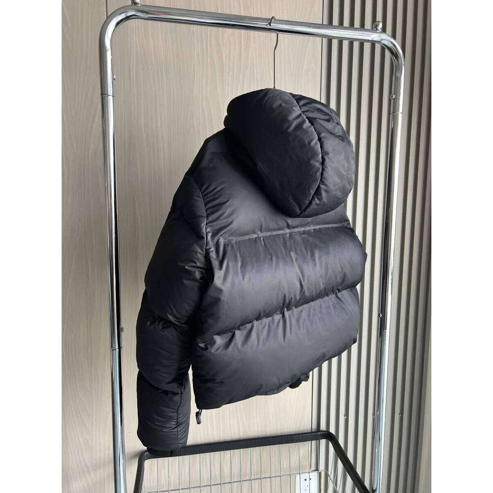 Fall/Winter 2025 New Women's Short Hooded Thick Cotton Jacket Pressed Rubber Sports Coat