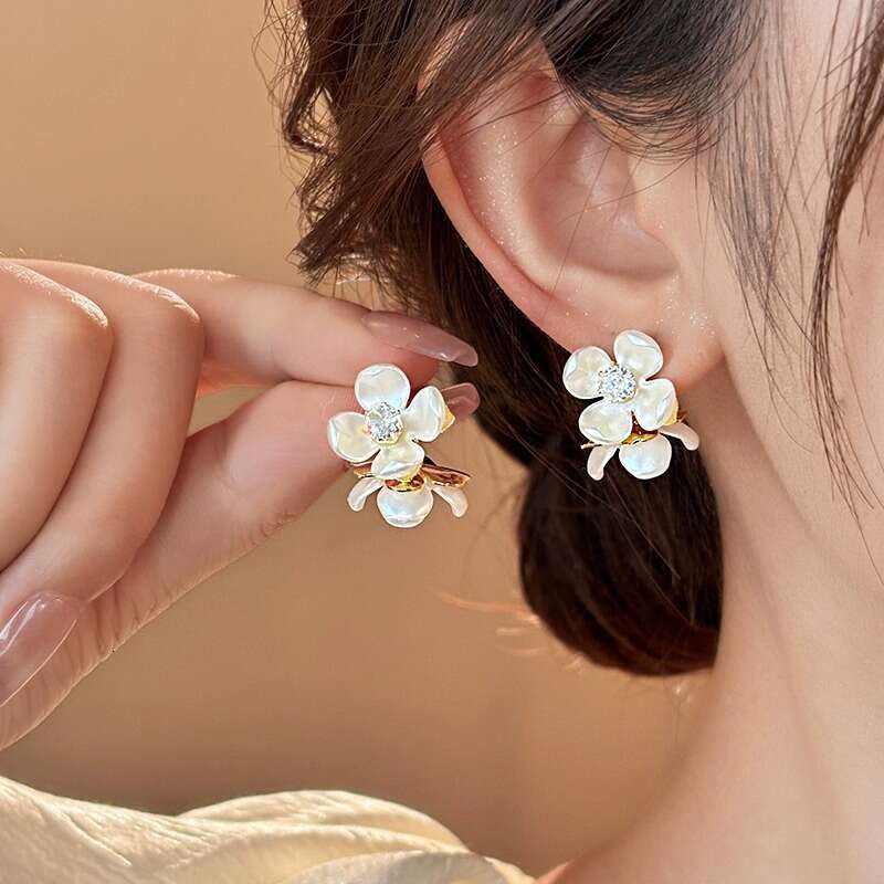 Double Flower Zircon for Women 2025 New Fashionable Elegant Earrings Light High-end Niche Ear Jewelry
